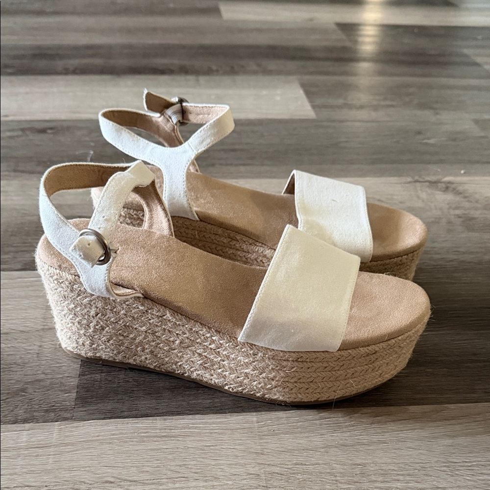 Women's White Platform Sandals crown and ivy size 9.5